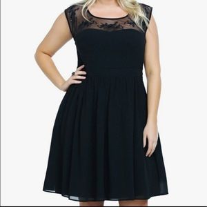 Torrid Black Floral Embroidered Mesh ILLUSION DRESS 14